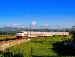 Woow Keren Perjalanan Naik Kereta Api Berikan Sensasi