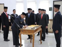 Lantik 15 Pejabat Fungsional, Bupati Warsubi Ajak Fokus Pengabdian Jombang Maju