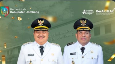 Pada Sektor Pengembangan Ekonomi Kreatif dan UMKM, Bupati Jombang Terbaik Tiga se-Jawa Timur