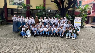 Mahasiswa Ilmu Komunikasi UPN Veteran Jatim Gelar Pelatihan Manajemen Waktu dan Public Speaking di SMAN 1 Surabaya