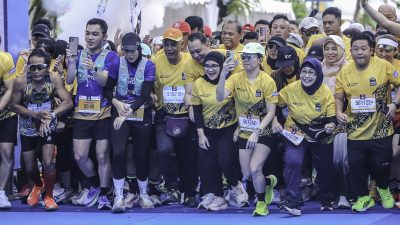 Semarakkan HJKS ke-732, 4600 Pelari Ramaikan Surabaya Medic Air Run 2025
