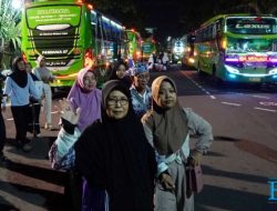 Jamaah Haji Kloter 5 dan 6 Kabupaten Kediri Disambut Bahagia Keluarga