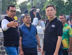 Hari Bhayangkara ke-79, Polres Batu bersama Koramil dan ASN Pemkot Kerja Bakti Bersih-bersih Fasum serta Sungai 