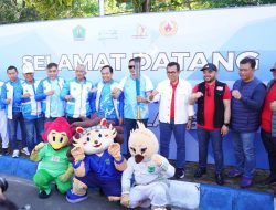Wali Kota dan Wakil Wali Kota Batu Serahkan Obor Porprov IX Jatim Ke Kota Malang