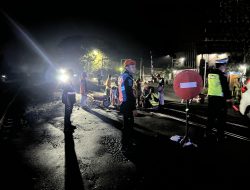 Komitmen Prioritaskan Keselamatan Perjalanan KA, KAI Daop 7 Madiun Lakukan Perbaikan Geometri pada Perlintasan Sebidang