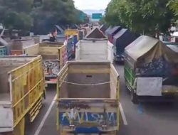 Ratusan Sopir Truk Gelar Aksi di Sidoarjo, Tolak Aturan ODOL dan Tuntut BPJS Gratis