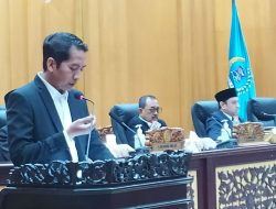DPRD Surabaya Gelar Rapat Paripurna, Sahkan Perda YEKAPE