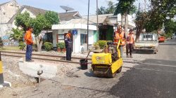 Komitmen Prioritaskan Keselamatan Perjalanan KA, KAI Daop 7 Madiun Lakukan Perbaikan Geometri di Sejumlah Wilayah