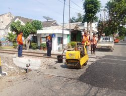 Komitmen Prioritaskan Keselamatan Perjalanan KA, KAI Daop 7 Madiun Lakukan Perbaikan Geometri di Sejumlah Wilayah