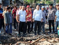 Tinjau Normalisasi Sungai dan Pelebaran Jalan Tambang Boyo – Pacar Keling, Wali Kota Eri Cahyadi Komitmen Tata Kota dan Atasi Kawasan Kumuh