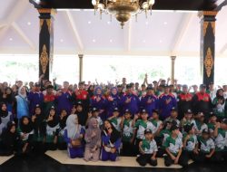 Kontingen Porseni Madrasah Jombang Dilepas Bupati Warsubi