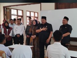 Hari Pertama Belajar Mengajar di SR Jombang Para Siswa Langsung Mengisi Registrasi