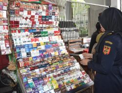 Satpol PP Surabaya dan Bea Cukai Sidoarjo Sita 981 Bungkus Rokok Ilegal