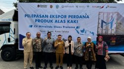 Mitraindo Shoes Ekspor 3.250 Sepatu ke Korea, Bupati Mojokerto: Produk Lokal Siap Bersaing Global