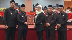 DPRD Mojokerto Sahkan Raperda P-APBD 2025, Gus Bupati Tekankan Transparansi dan Sinergi Pembangunan