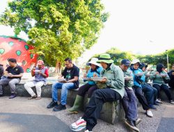 Silaturahmi dan Sarapan Bareng, Wali Kota Batu Apresiasi dan Naikkan Honor Petugas Kebersihan