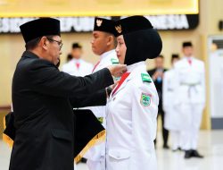Wali Kota Batu: Kibarkan Sang Saka Merah Putih sebagai Simbol Persatuan Bangsa, 76 Paskibraka Dikukuhkan