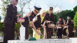 Ziarah Peringatan Harlah Kejaksaan Ke-80, Kejari Batu: Tingkatkan Dedikasi dan Semangat Pengabdian