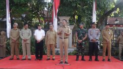 Bupati Lamongan Yuhronur Efendi Melepas Lomba Gerak Jalan