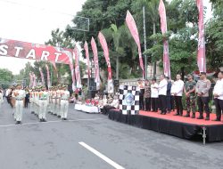 Bupati Lamongan Yuhronur Efendi Berangkatkan Lomba Gerak Jalan Tingkat SMP/MTs dan SMA/MA/SMK 