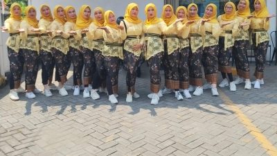 Warga Desa Kebonsari Antusias Mengikuti Lomba Gerak Jalan