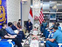 Kepala Staf Angkatan Laut Laksamana TNI Dr. Muhammad Ali,SE,,M,,M,M,Tr,Opsla, Menerima Audiensi Jajaran Direksi Abramak Information Technologies di Ruang Tamu Wisma Elang Laut