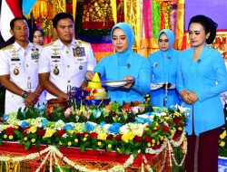 Kepala Staf Angkatan Laut Laksamana TNI Dr. Muhammad Ali,SE,,M,,M,M,Tr,Opsla, Didampingi Ketua Umum Jalasenastri Ny. Fera Muhammad Ali Saat Menghadiri Secara Langsung Peringatan Hari Ulang Tahun Ke-79 Jalasenastri Tahun 2025