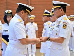 Kepala Staf Angkatan Laut Laksamana TNI Dr. Muhammad Ali,SE,,M,,M,M,Tr,Opsla, Memimpin Acara Serah Terima Jabatan Irjenal Dan Asrena Kasal, Juga Aspers Kasal Yang Berlangsung Di Auditorium Denma Mabesal, Cilangkap