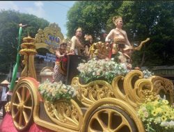 Inilah Penyaji Terbaik Karnaval Pawai Mobil Hias Hasil Bumi di Jombang