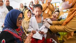 Imunisasi Serentak dan Cek Kesehatan Gratis di Surabaya, Pemkot Lindungi Anak dari Campak hingga Kanker