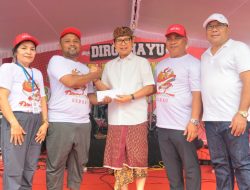 Bupati Wayan Adi Arnawa Hadiri Jalan Sehat Bersama 1.000 Ibu PKK