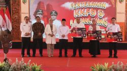Bupati Mojokerto Serahkan Kartu Kredit Pemerintah Daerah