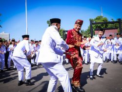 Wali Kota Eri Apresiasi Paskibraka Surabaya: Mental Luar Biasa dan Jadi Teladan Pemuda