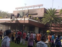 Gotong Royong Bersih-bersih Kantor Pemkab, Ini Yang Disampaikan Mas Dhito