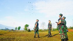 Prajurit Kostrad ‘Terjun’ dari Langit Pasuruan, Mayjen Susilo: Ini Bukti Kesiapan dan Profesionalisme!