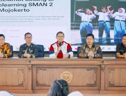 Kadindik Jatim Ajak Guru SMAN 2 Mojokerto Jadi Role Model di Era Digital