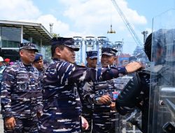 Kepala Staf TNI Angkatan Laut  Laksamana TNI Dr. Muhammad Ali,SE,M,,M,M,Tr,Opsla,Saat Meninjau Prajurit TNI AL Tentang Kinerja Kalian Sangat Baik, Menjadi Prajurit Kebanggan Bukan Saja Bagi TNI AL, Tetapi Juga Bagi Seluruh Rakyat Indonesia
