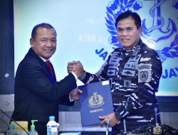 Kepala Staf Angkatan Laut Laksamana TNI Dr. Muhammad Ali, SE,,M,,M,M,Tr,Opsla, Memimpin Upacara Serah Terima Jabatan Pengurus Yayasan Nala