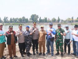 Sambut HUT TNI Ke-80, TNI AL – Pemkab Mojokerto Gelar Lomba Dayung Perahu Naga