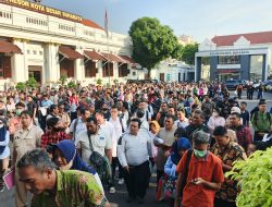 Pekerja Honorer Pemerintah Daerah, Berbondong Bondong Datangi Polrestabes Untuk Mengurus SKCK 