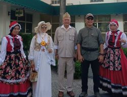 Jadi Noni Belanda LD PWI Jatim Meriahkan Drama Kolosal Perobekan Bendera di Hotel Majapahit
