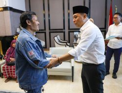 Pemkot Surabaya Bantu Tujuh Pedagang yang Lapaknya Terbakar saat Aksi Massa di Tegalsari