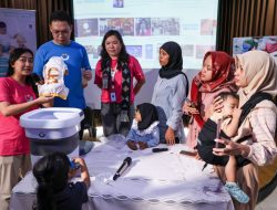 Pemkot Surabaya Bersama Bumbi Aktif Edukasi Manfaat Penggunaan Popok Kain