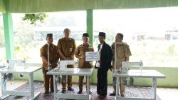 Bupati Mojokerto Serahkan Mesin Jahit untuk Eks Napza