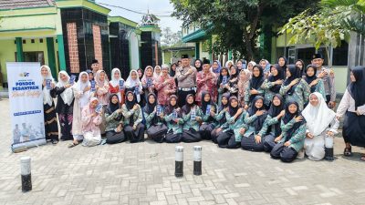 Satlantas Polres Kediri Gelar Coaching Clinic di Ponpes