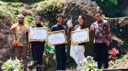 Fashion On The River 2025, Ajang Duel Desainer Nasional di Tengah Arus Sungai Coban Putri Kota Batu 