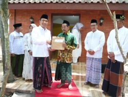 Menghormati Leluhur, Pemkab Bojonegoro Gelar Ziarah dan Berikan Bantuan Sosial