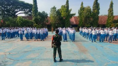 Serentak, Babinsa Kodim Bojonegoro Gelar Penguatan Bela Negara Dikalangan Pelajar