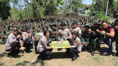Soliditas Tanpa Batas, Kapolres Magetan Beri Kejutan HUT ke-80 TNI Bersama Prajurit SECATA di Hutan Ngariboyo