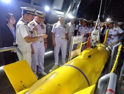 Sebagai Bentuk Kerja Sama Bilateral Dengan Jepang, Kepala Staf TNI Angkatan Laut Laksamana TNI Dr. Muhammad Ali,SE,,M,,M,M,Tr,Opsla, Mengunjungi Kapal Selam Oyashio Class Dan Kapal Fregat Mogami Class milik Japan Maritime Self Defence Force.